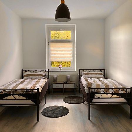 Schoene 3-Zimmer Monteurswohnung Im Sueden Von Leipzig Eg Exterior foto